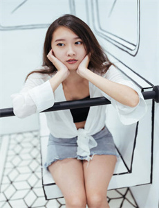 女烈博客/他抱着她插得很舒服