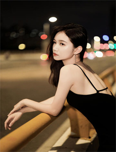 欧美精品华人在线/男人j进女人j的图片