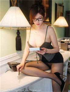 动画片中的挠心板,被四个人强伦姧人妻完