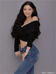 白丝英语课代表让我C了一节课/无存在感大街上为所欲为